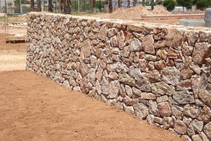 bancales de piedra en ibiza